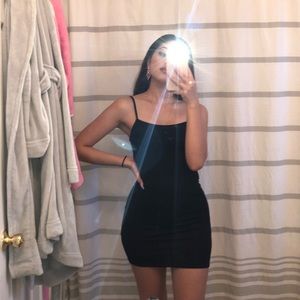 Black bodycon dress !